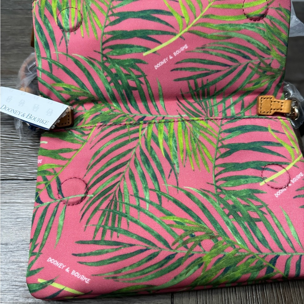Dooney and Bourke Siesta Key Palm Print Crossbody NWT’s - Picture 3 of 4